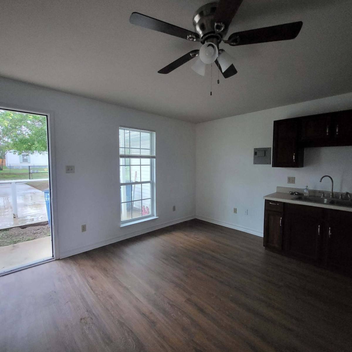 Townhouse for rent at 702 8th St #2, Floresville, TX 78114