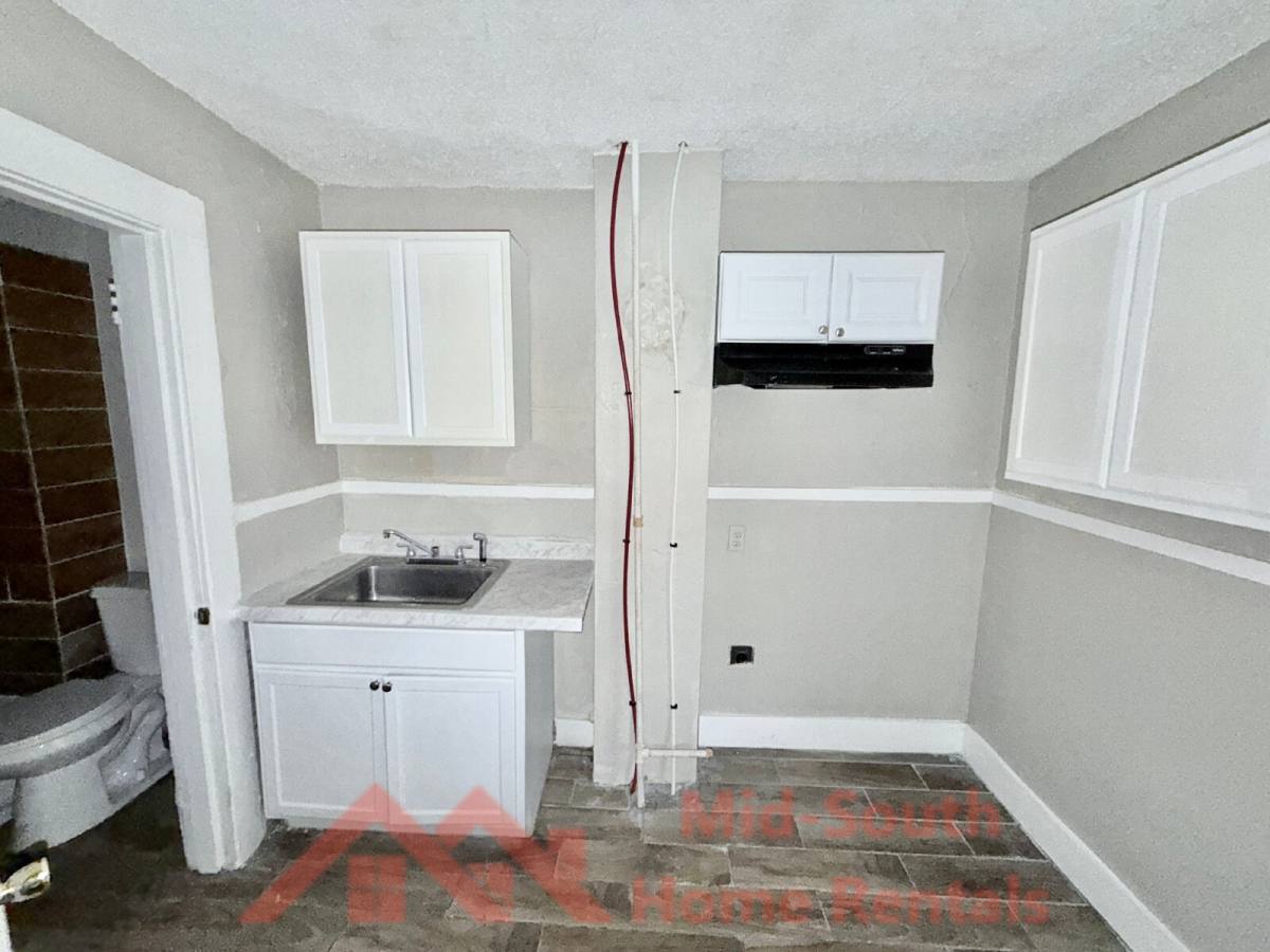 Townhouse for rent at 2263 Hunter Ave, Memphis, TN 38108