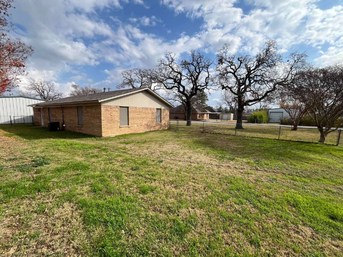 House for rent at 206 E 3rd St, Tolar, TX 76476