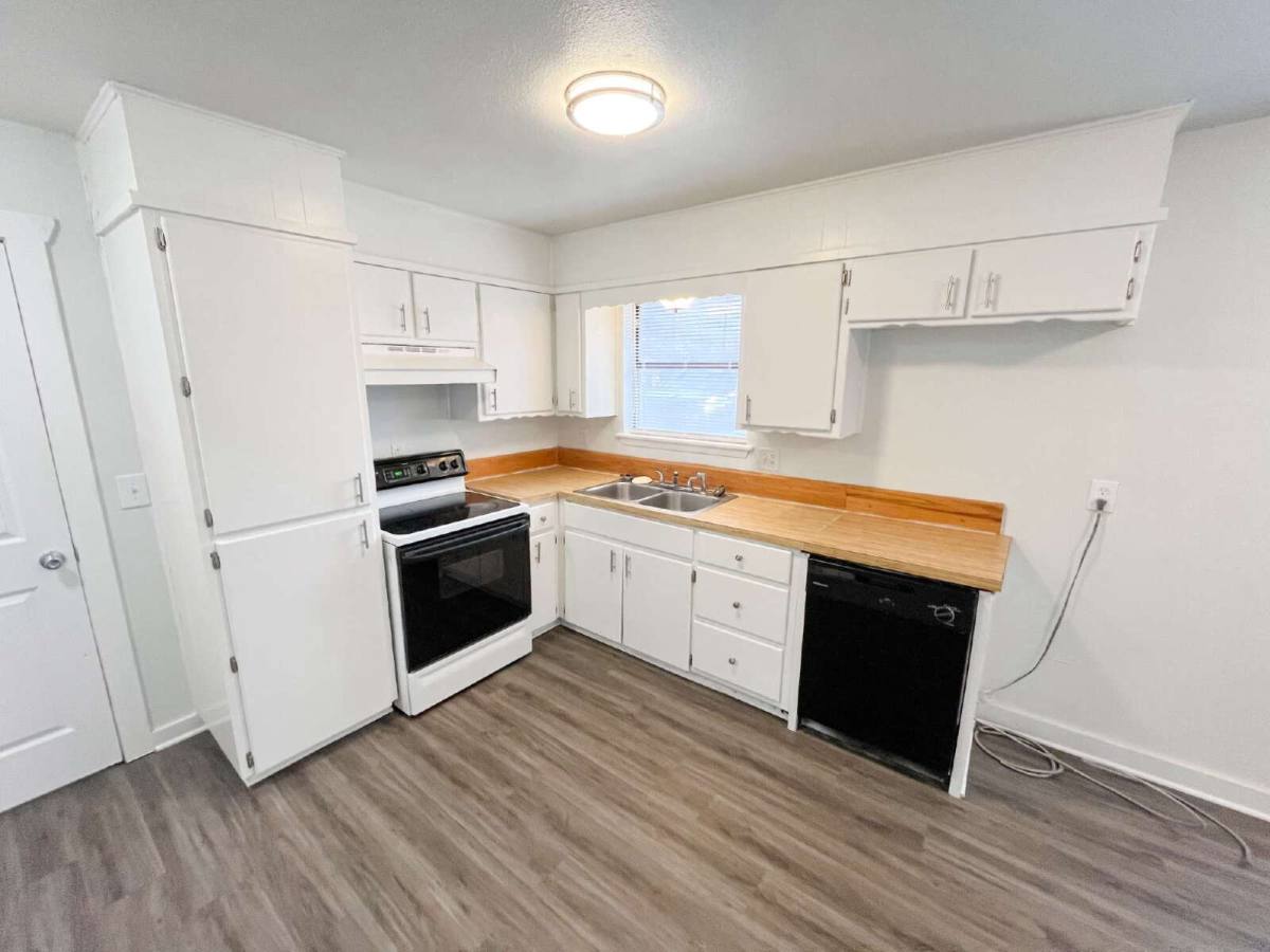 House for rent at 206 E 3rd St, Tolar, TX 76476
