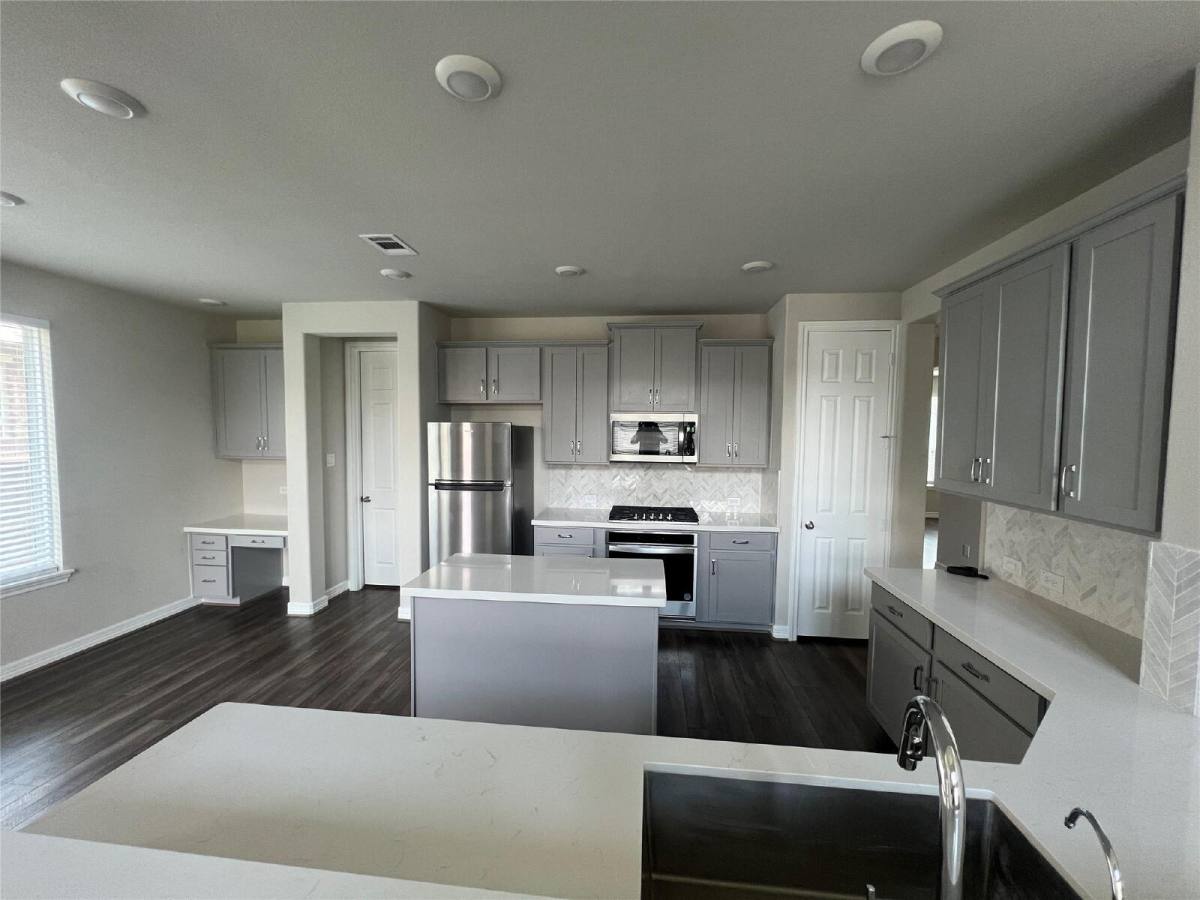 House for rent at 2638 Settler Hill Dr, Fresno, TX 77545
