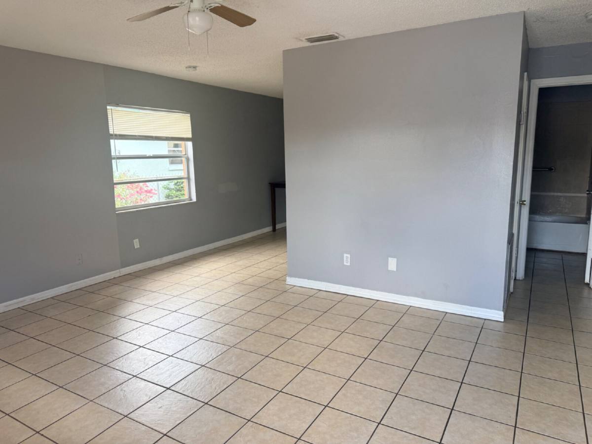 Townhouse for rent at 3277 51st Ave Dr W, Bradenton, FL 34203