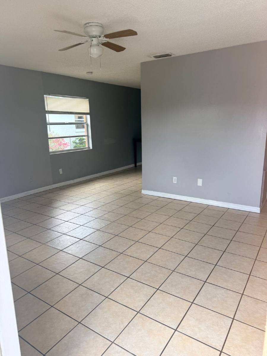 Townhouse for rent at 3277 51st Ave Dr W, Bradenton, FL 34203