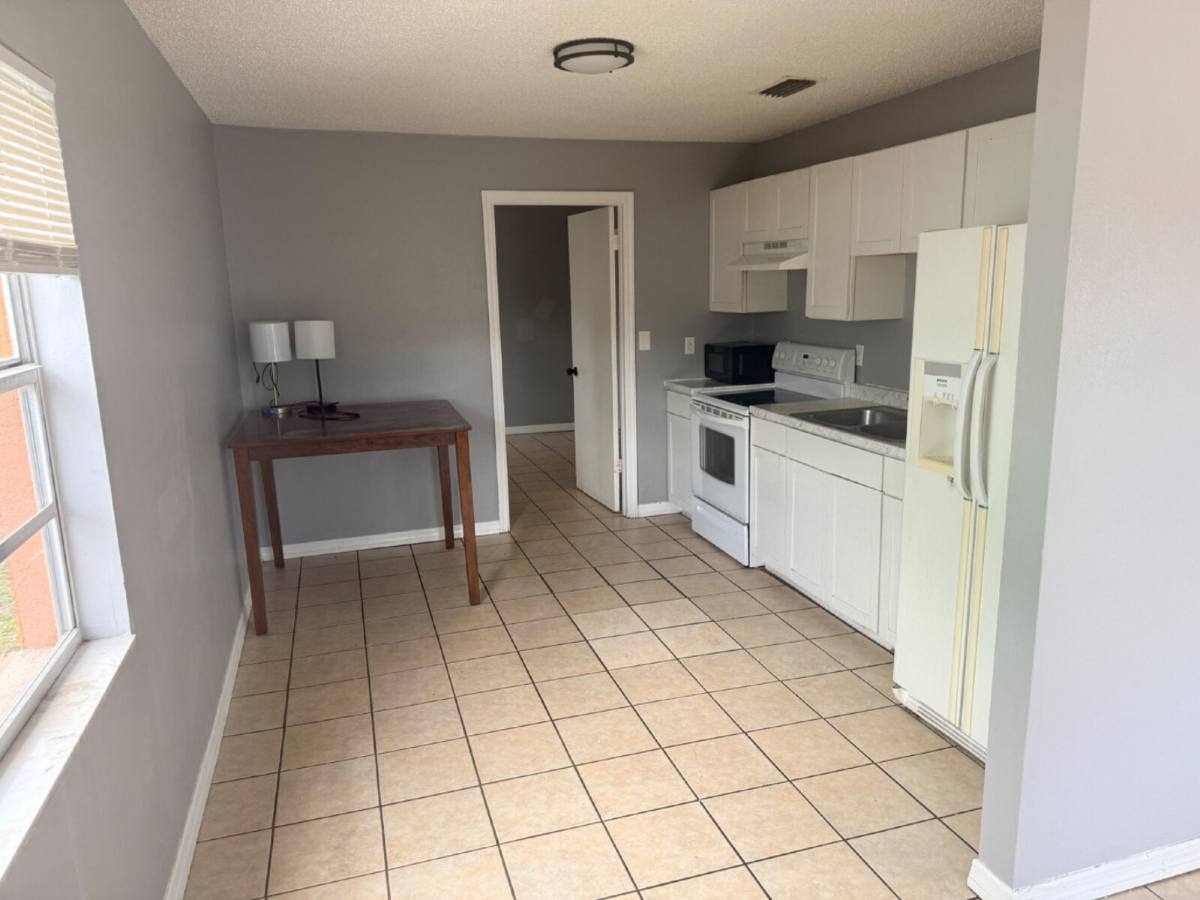 Townhouse for rent at 3277 51st Ave Dr W, Bradenton, FL 34203