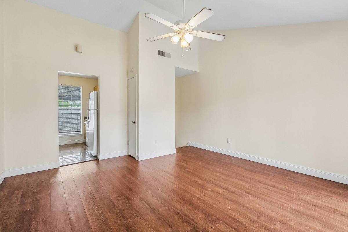 Condo for rent at 825 Louisiana Ave #6, New Orleans, LA 70115