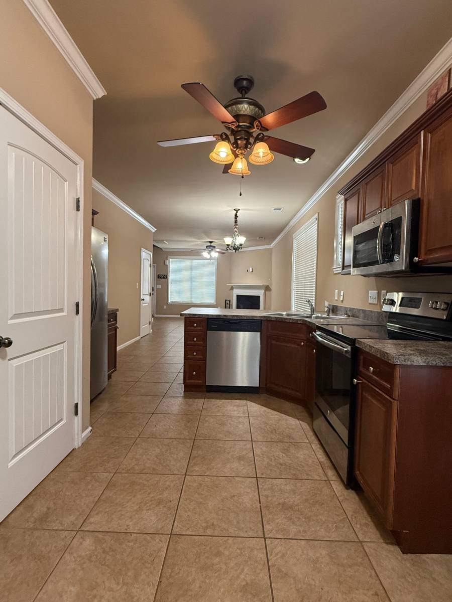Townhouse for rent at 2343 Ridgemont Dr, Birmingham, AL 35244