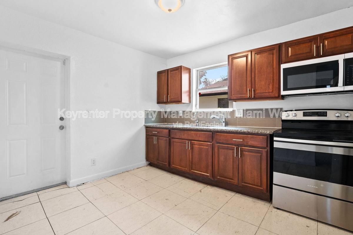 House for rent at 7770 NW 9th Ave, Miami, FL 33150