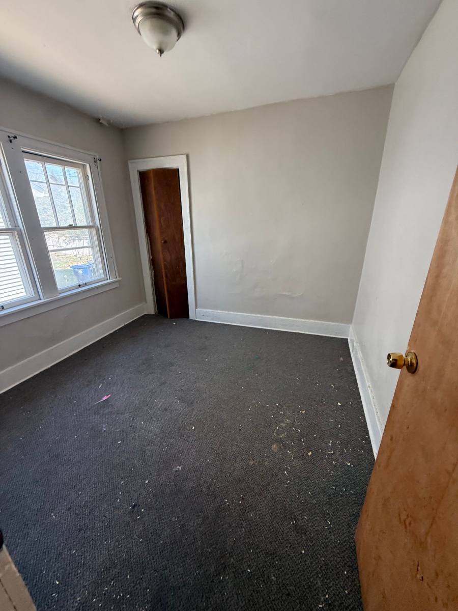 House for rent at 521 E Marengo Ave, Flint, MI 48505