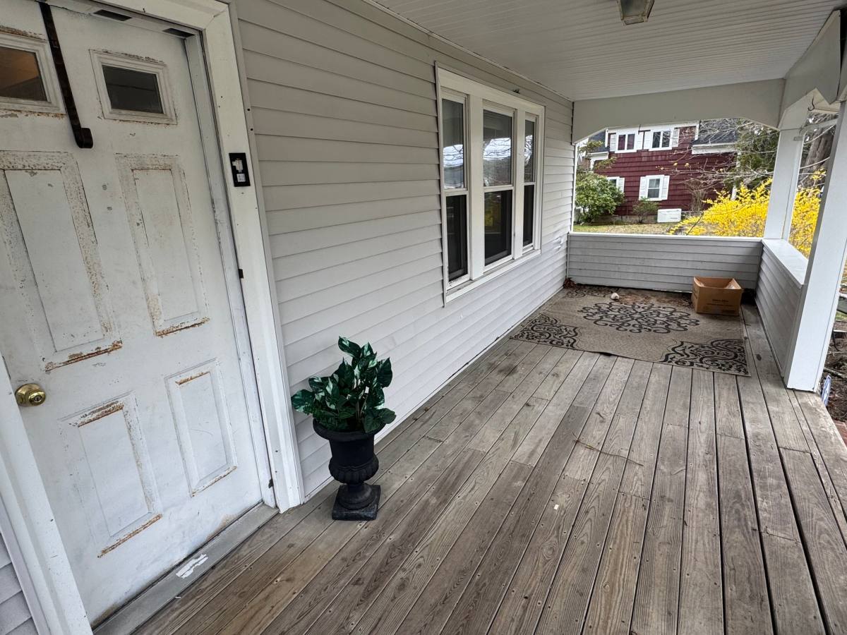 Apartment for rent at 689 E Falmouth Highway 2, East Falmouth, MA 02536