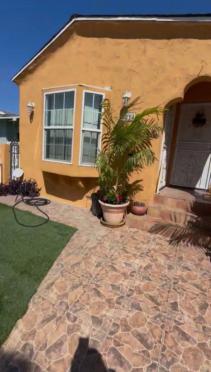 Apartment for rent at 7014 4th Ave, Los Angeles, CA 90043