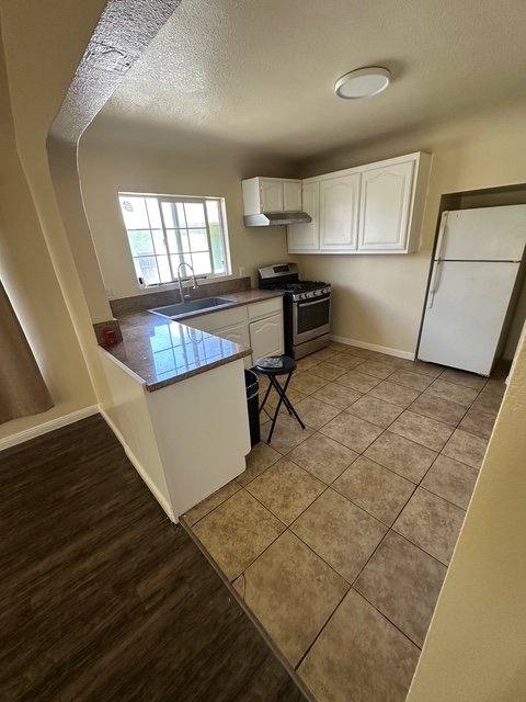 Apartment for rent at 7014 4th Ave, Los Angeles, CA 90043
