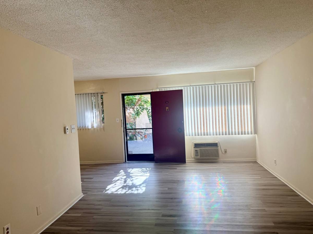 Apartment for rent at 1516 Rock Glen Ave, Glendale, CA 91205