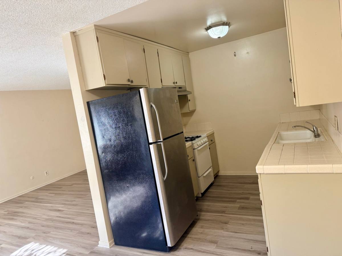 Apartment for rent at 1516 Rock Glen Ave, Glendale, CA 91205