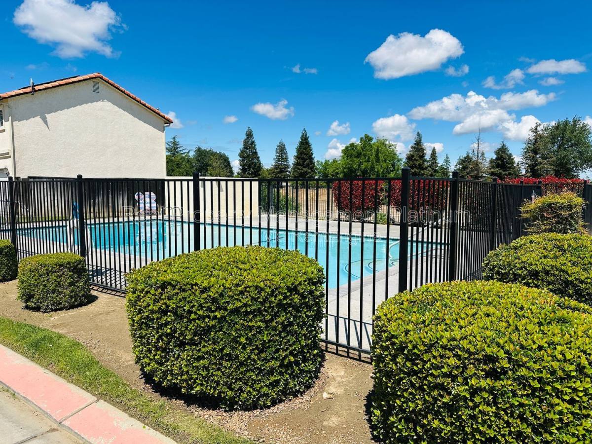 House for rent at 220 River, Madera, CA 93637