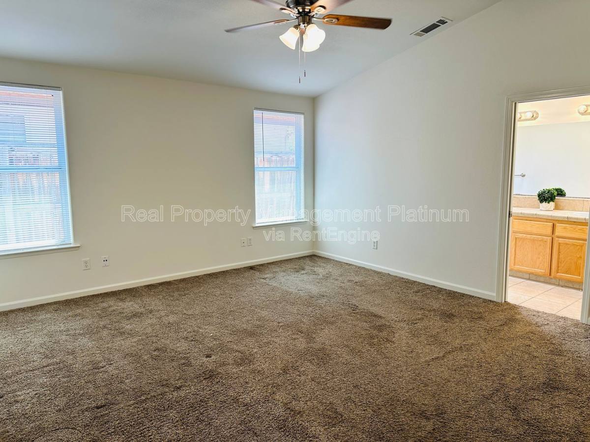 House for rent at 228 River, Madera, CA 93637