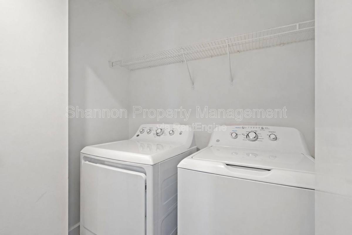Apartment for rent at 906 Andrews St, Houston, TX 77019