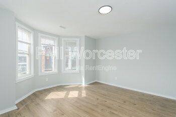 Apartment for rent at 8 Pond St, Worcester, MA 01604