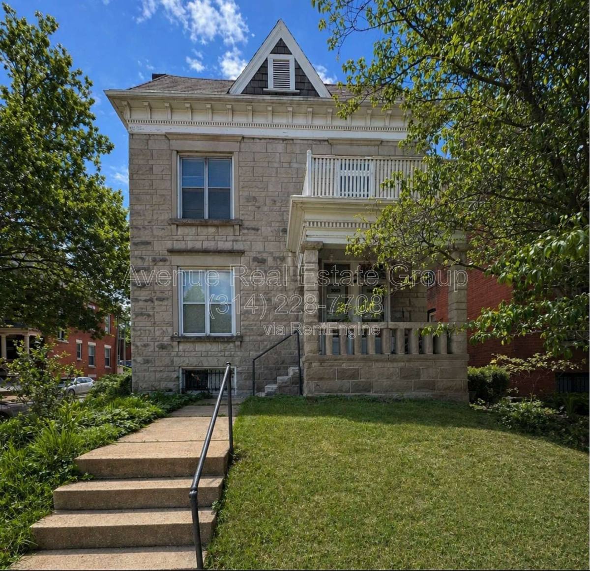 Apartment for rent at 3802 Flad Ave, Saint Louis, MO 63110