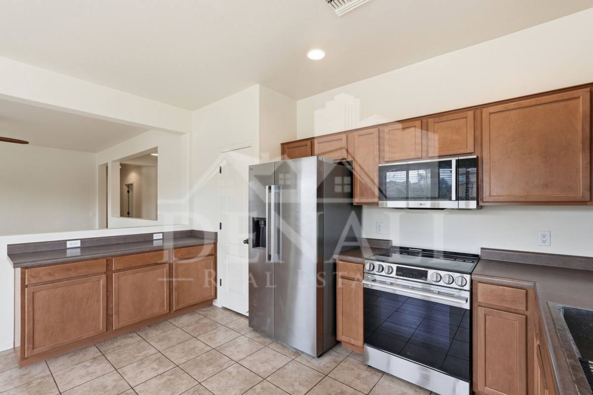 House for rent at 584 N Highlands Grove Lane, Sahuarita, AZ 85629