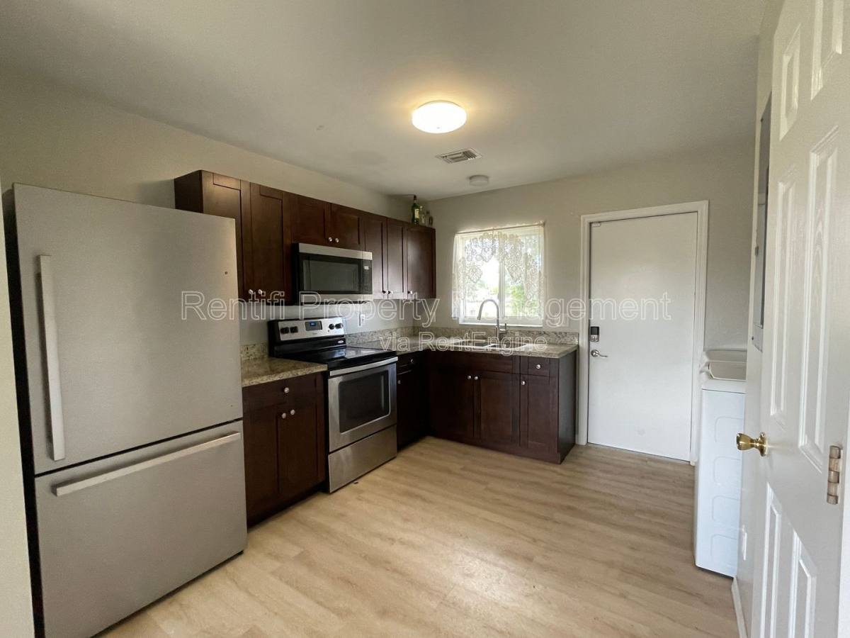 Apartment for rent at 142 Gordon Ave S, Lehigh Acres, FL 33973
