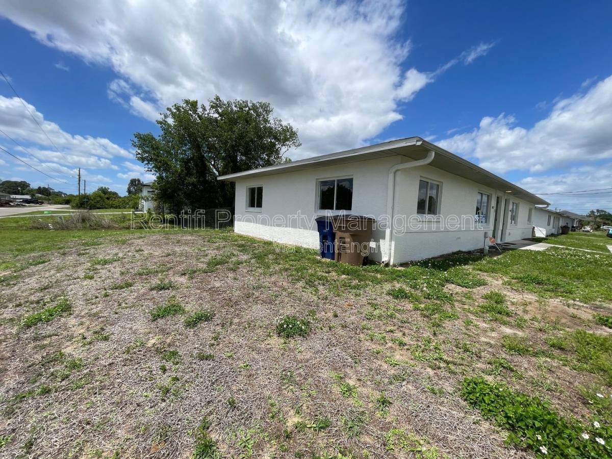 Apartment for rent at 142 Gordon Ave S, Lehigh Acres, FL 33973