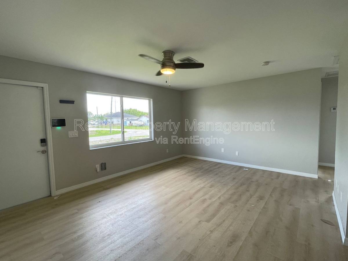 Apartment for rent at 142 Gordon Ave S, Lehigh Acres, FL 33973