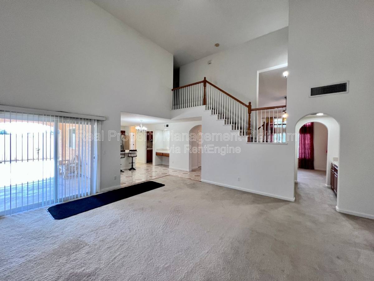 House for rent at 5460 W Ashcroft Ave, Fresno, CA 93722
