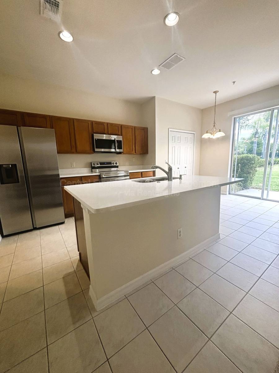 Townhouse for rent at 10036 Moorshire Circle, Orlando, FL 32829