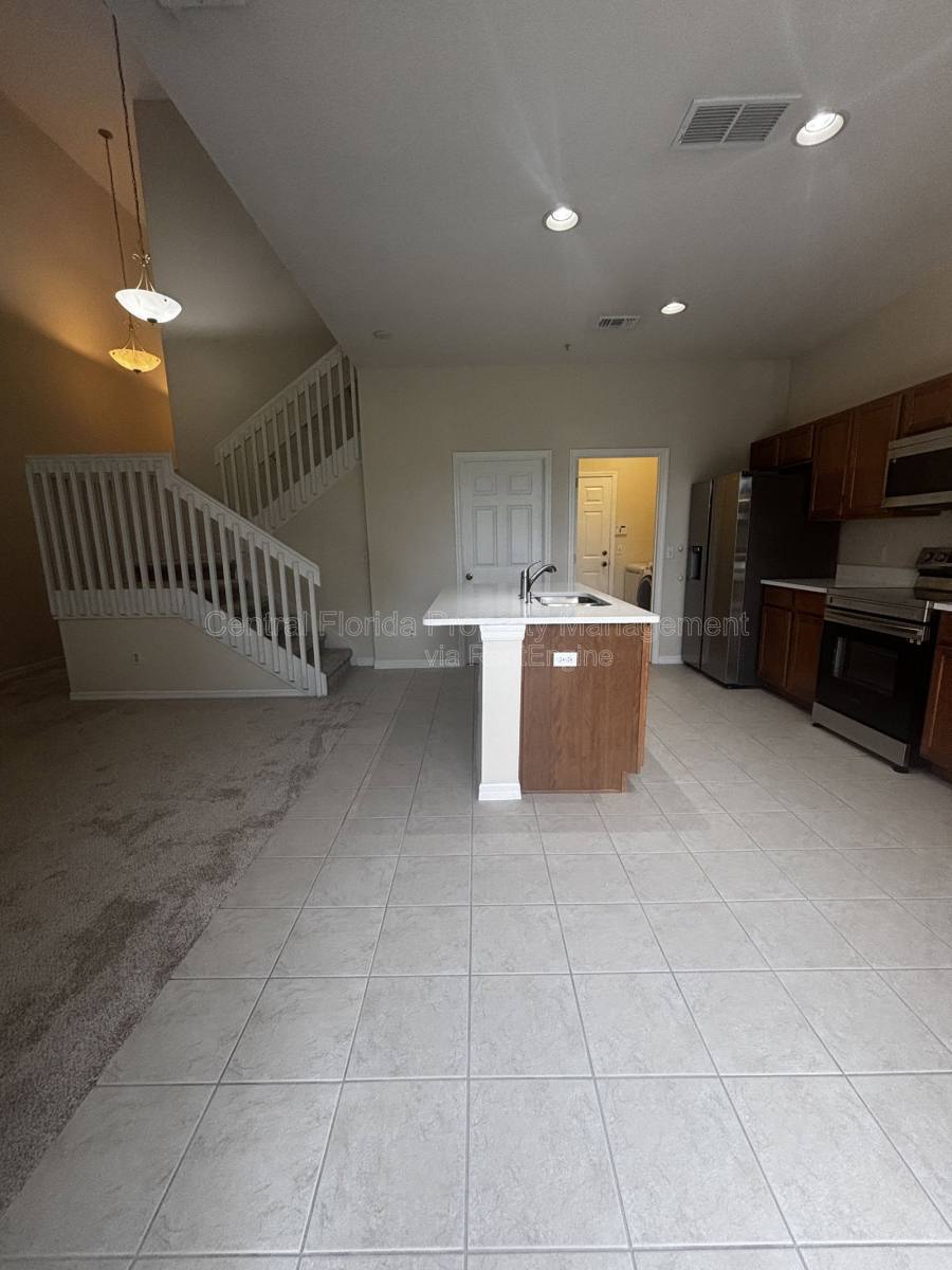 Townhouse for rent at 10036 Moorshire Circle, Orlando, FL 32829