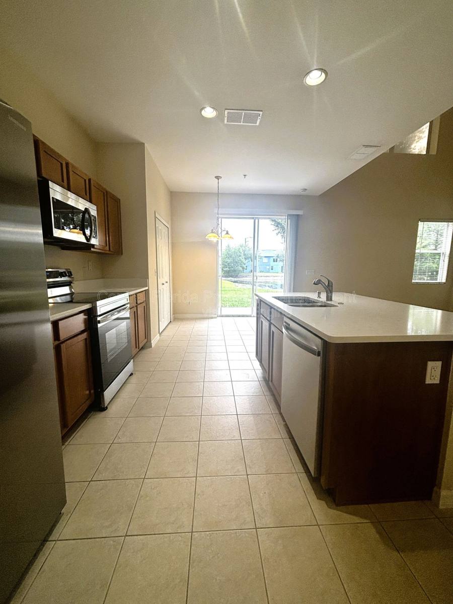 Townhouse for rent at 10036 Moorshire Circle, Orlando, FL 32829
