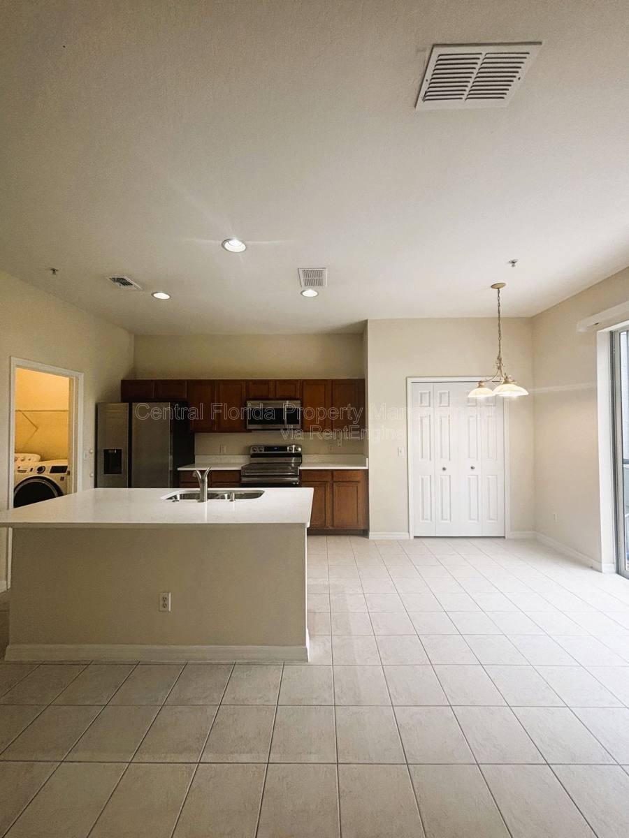 Townhouse for rent at 10036 Moorshire Circle, Orlando, FL 32829
