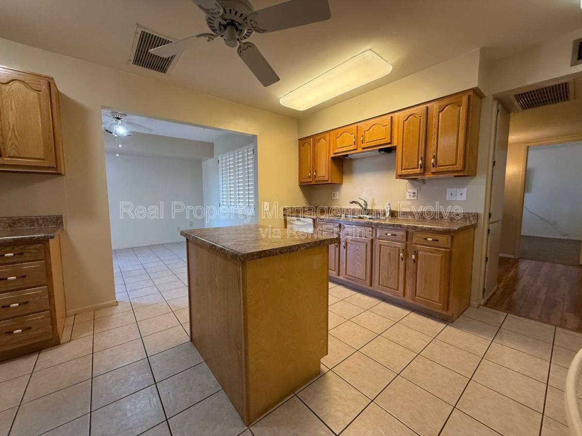 House for rent at 17026 N 96th Ave, Sun City, AZ 85373