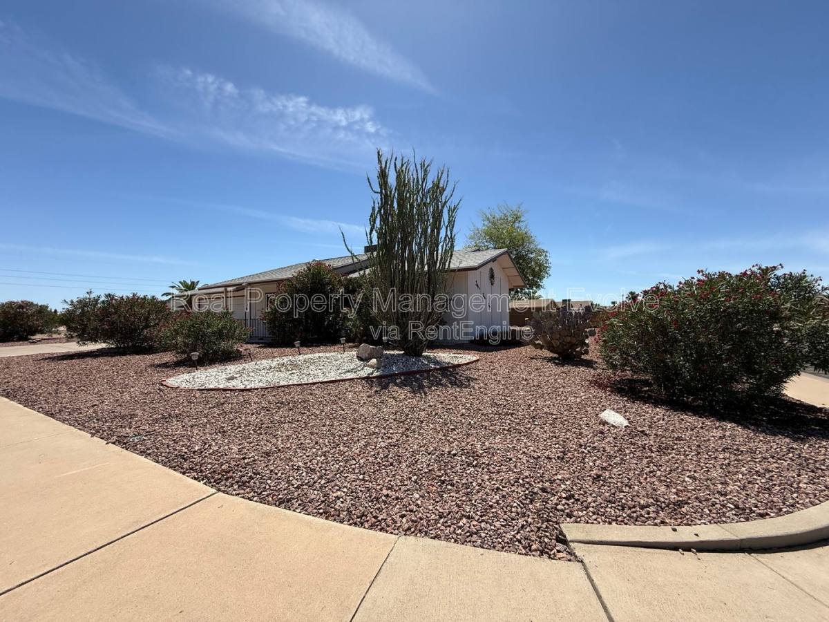 House for rent at 17026 N 96th Ave, Sun City, AZ 85373