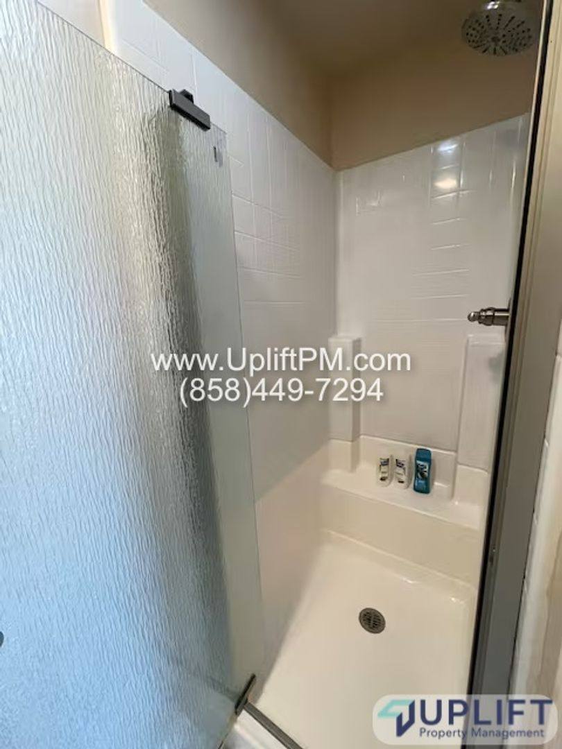 Condo for rent at 5402 Balboa Arms Dr #305, San Diego, CA 92117
