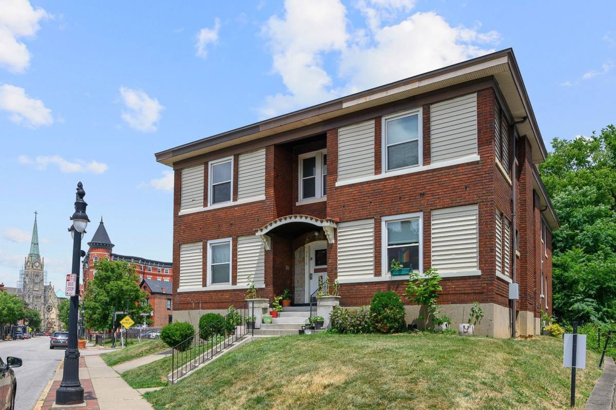Apartment for rent at 2610 Woodburn Ave #1, Cincinnati, OH 45206