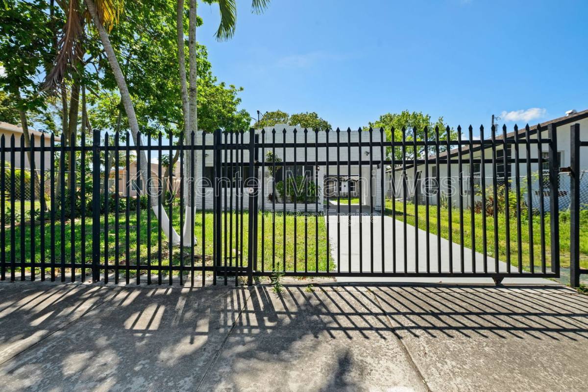 Apartment for rent at 7772 NW 9th Ave, Miami, FL 33150