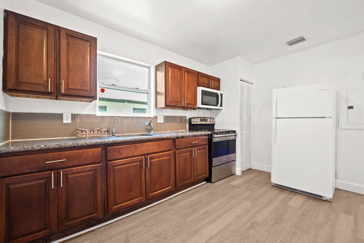 Apartment for rent at 7772 NW 9th Ave, Miami, FL 33150