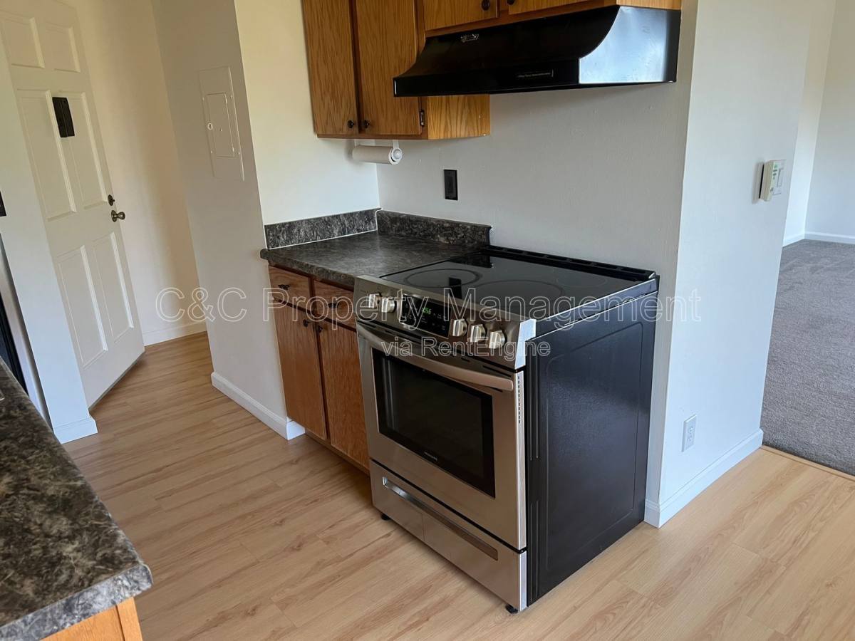 Apartment for rent at 5312 Ridgeview Circle #10, El Sobrante, CA 94803