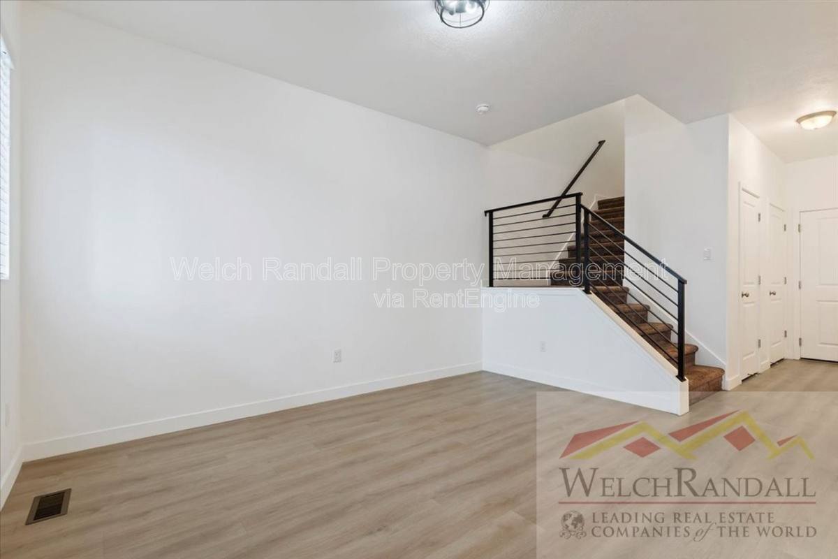 Townhouse for rent at 15271 S Reins Way, Riverton, UT 84065
