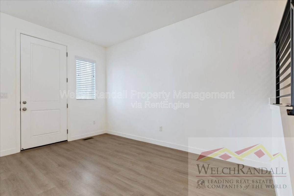 Townhouse for rent at 15271 S Reins Way, Riverton, UT 84065