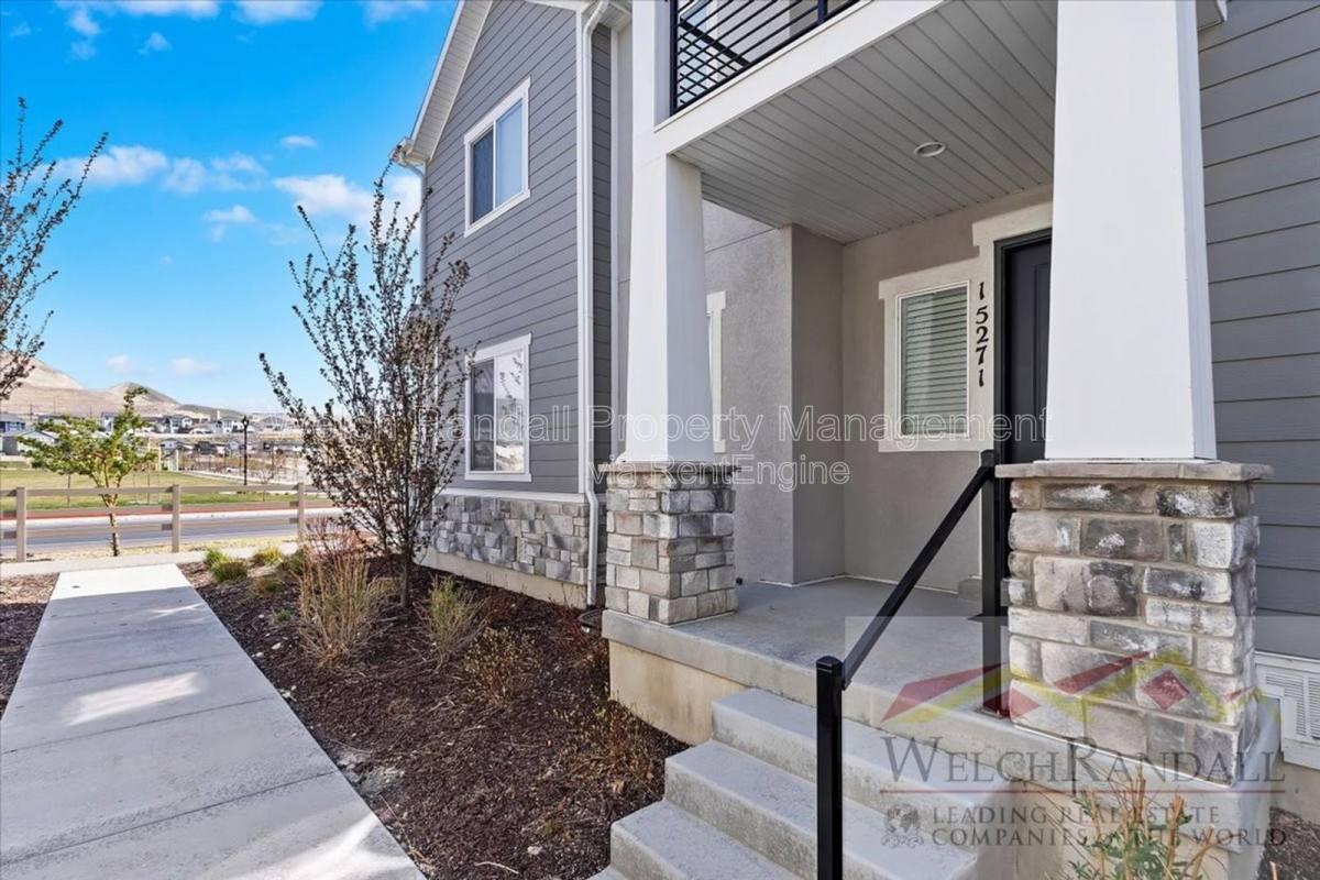 Townhouse for rent at 15271 S Reins Way, Riverton, UT 84065