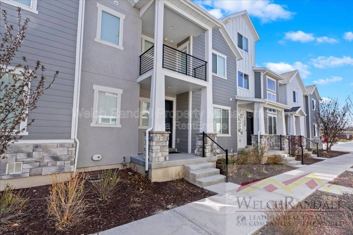 Townhouse for rent at 15271 S Reins Way, Riverton, UT 84065