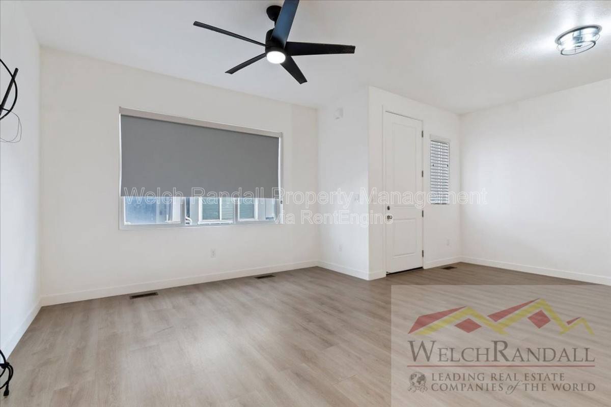 Townhouse for rent at 15271 S Reins Way, Riverton, UT 84065