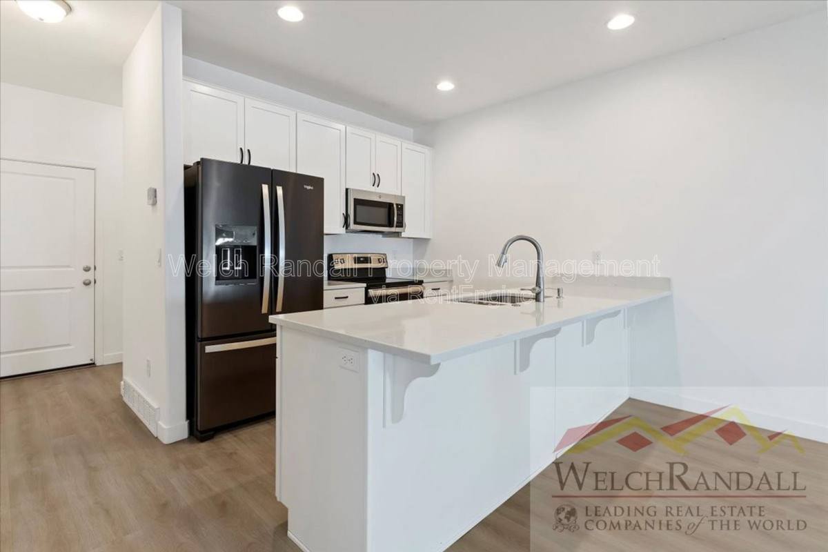Townhouse for rent at 15271 S Reins Way, Riverton, UT 84065