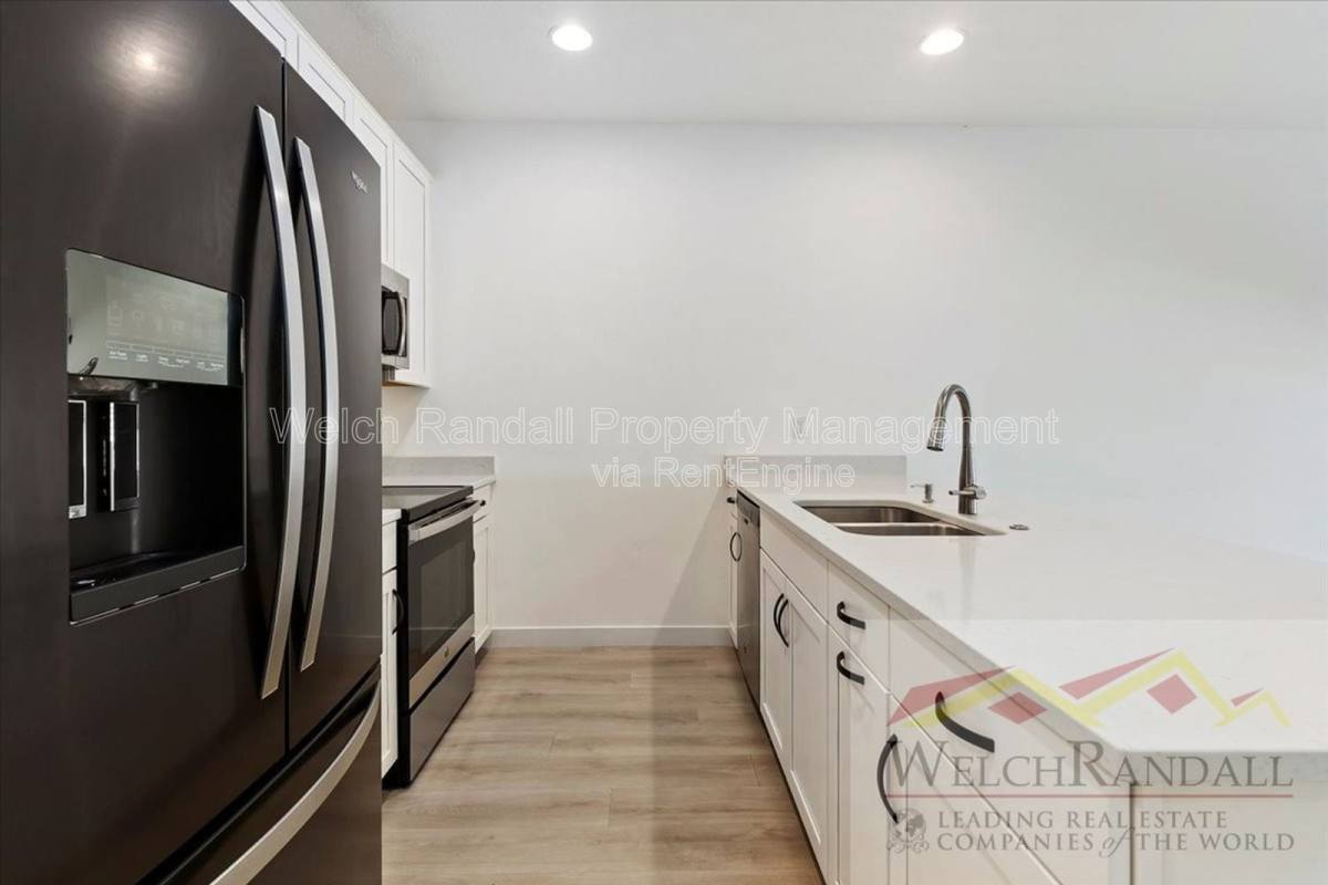 Townhouse for rent at 15271 S Reins Way, Riverton, UT 84065
