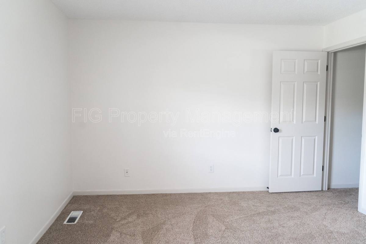 Apartment for rent at 3118 E Governor John Sevier Highway 11, Knoxville, TN 37914