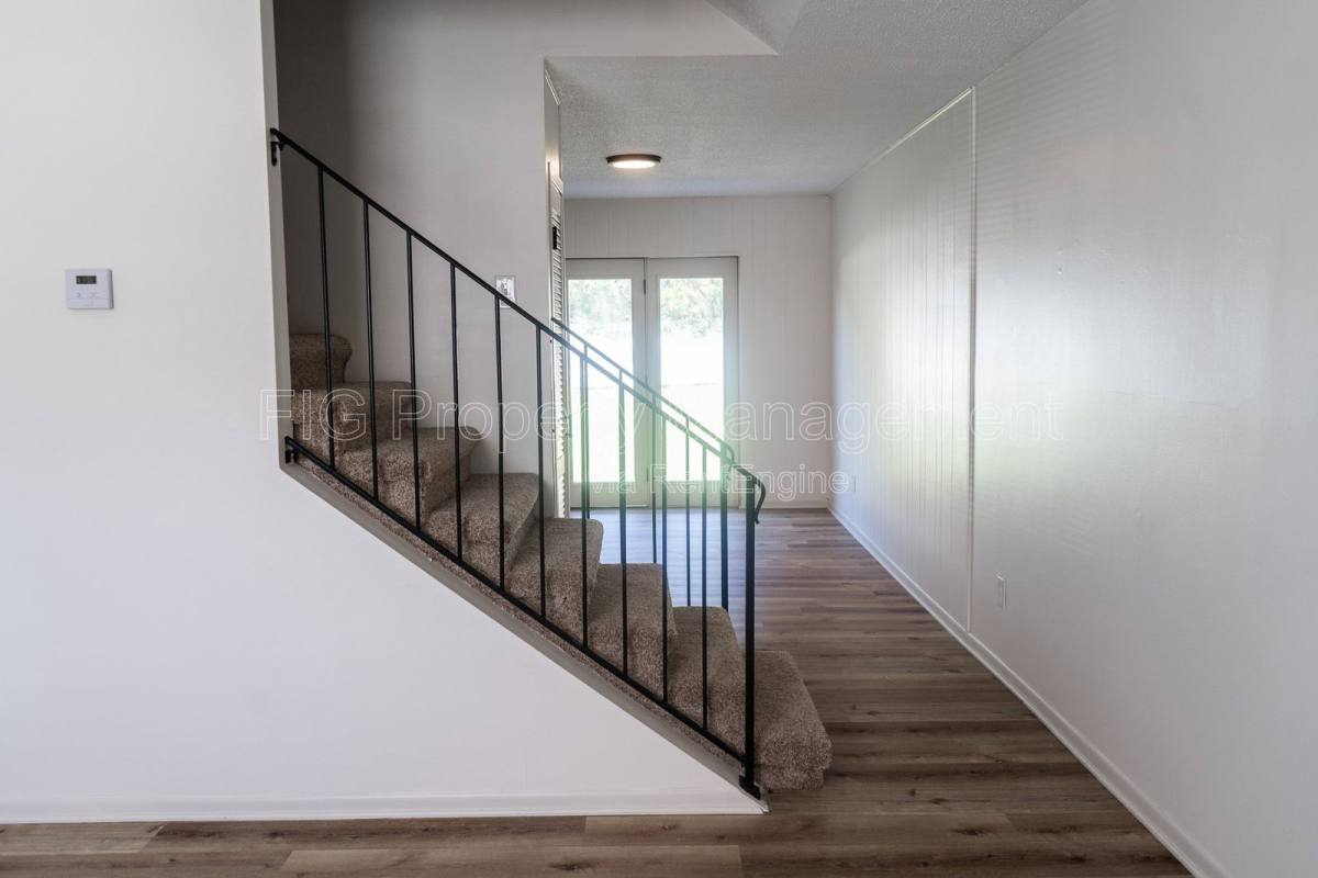 Apartment for rent at 3118 E Governor John Sevier Highway 11, Knoxville, TN 37914