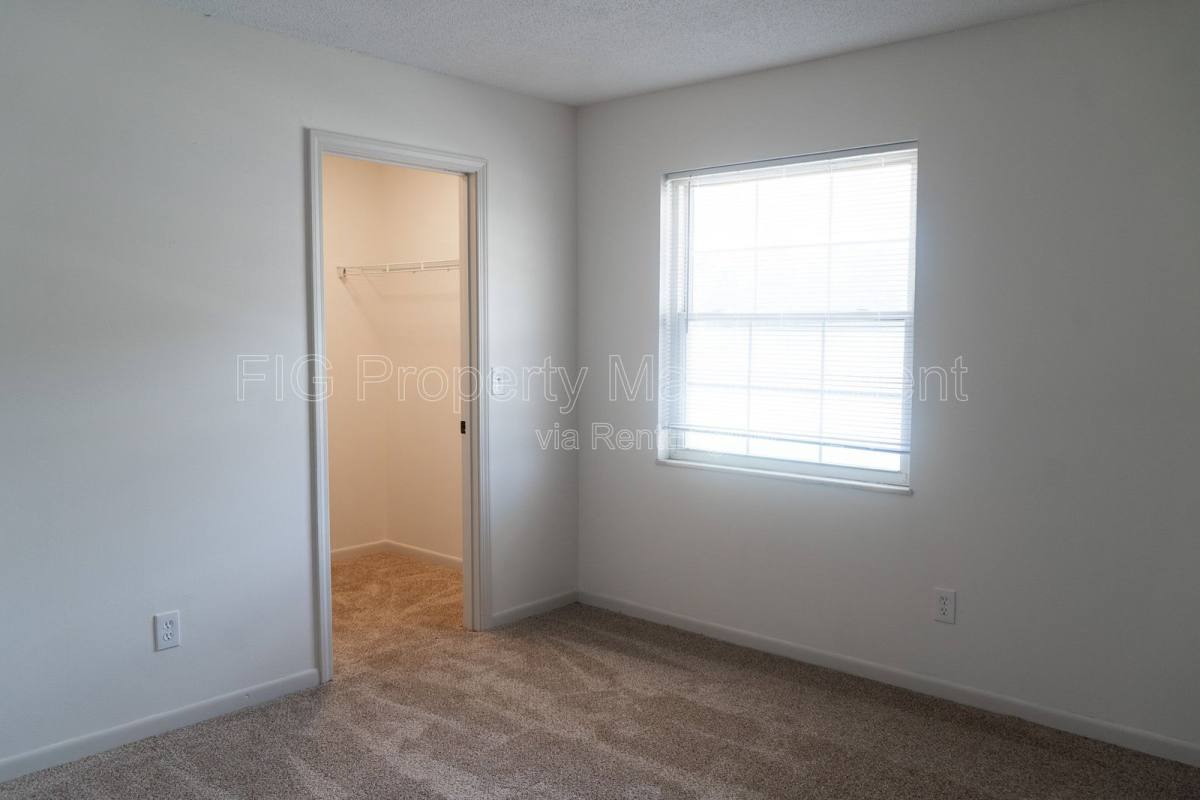 Apartment for rent at 3118 E Governor John Sevier Highway 11, Knoxville, TN 37914