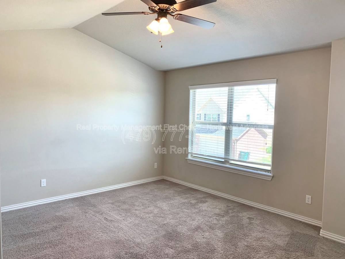 Townhouse for rent at 2719 W Shasta Rd, Rogers, AR 72758
