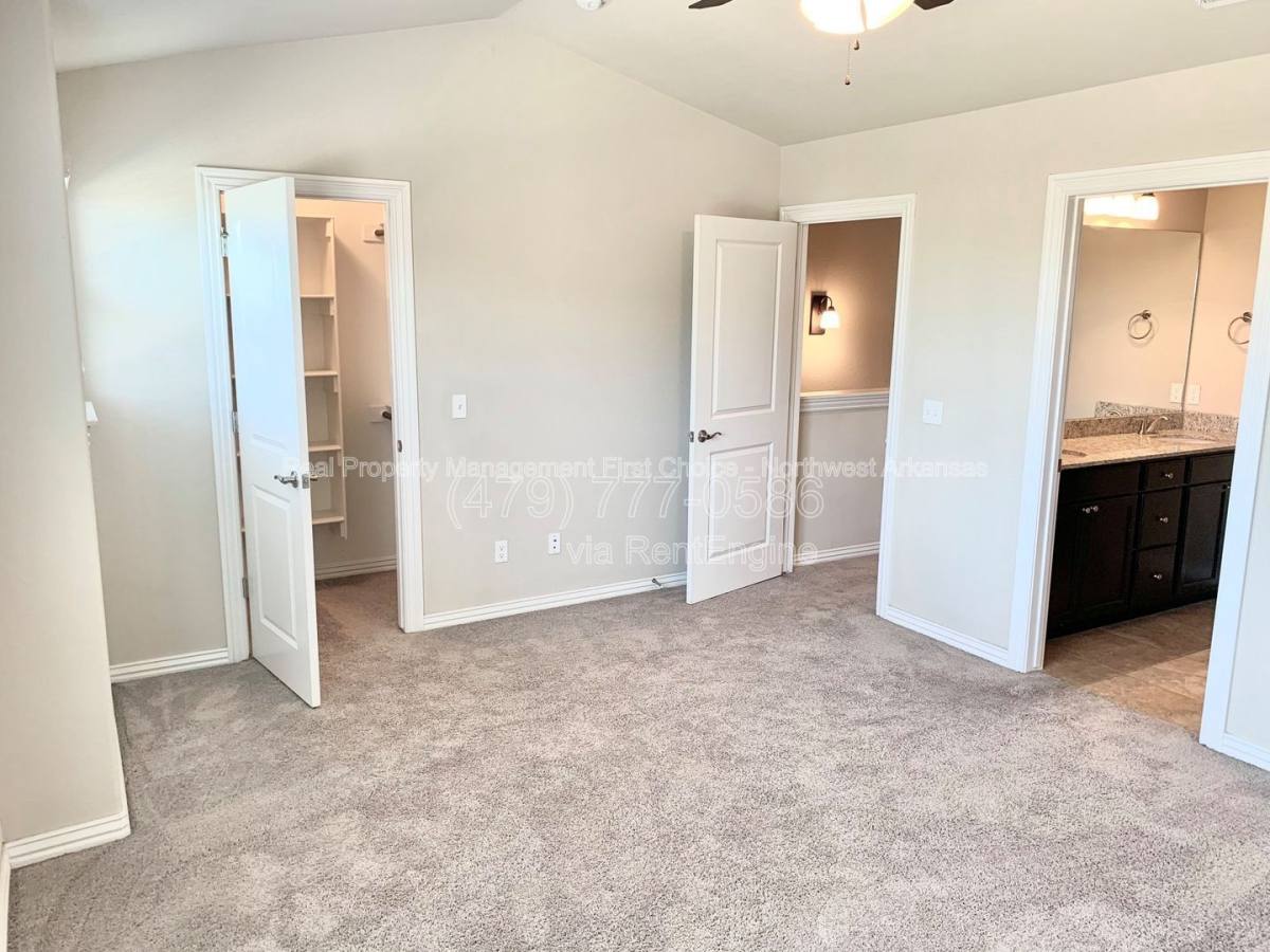Townhouse for rent at 2719 W Shasta Rd, Rogers, AR 72758